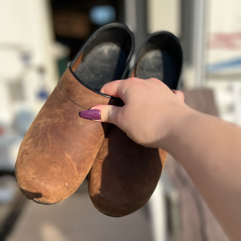Dansko slides size w8.5